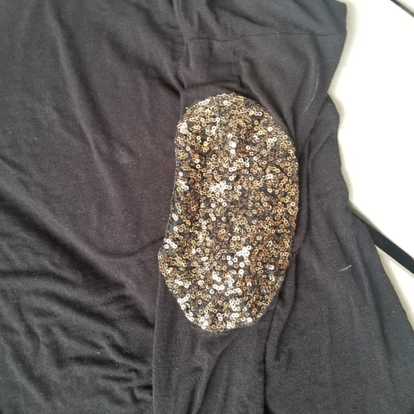 S  Sequins on elbows black top - Picture 7 of 7